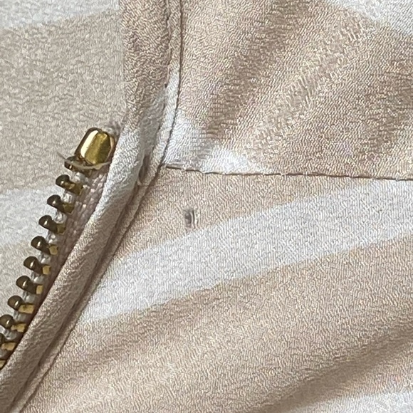 🟢5/$25  Calvin Klein top - Picture 2 of 12